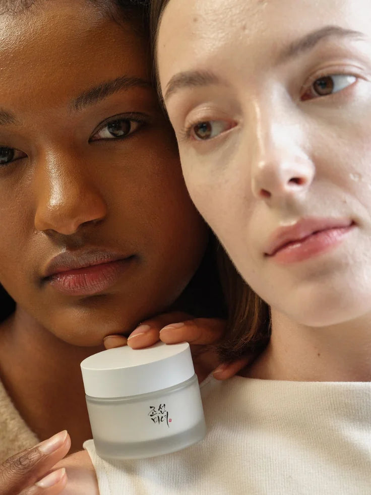 A model with radiant, glowing skin, representing the results of using Beauty of Joseon Dynasty Cream for a deeply hydrated and firmed complexion.
