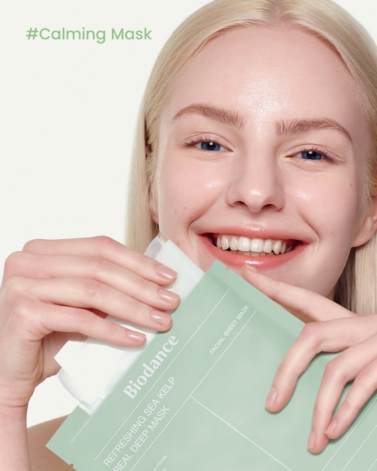 Side-by-side comparison showing skin before (oily/red) and after (soothed, matte, with visibly tighter pores) using the Sea Kelp Deep Mask.