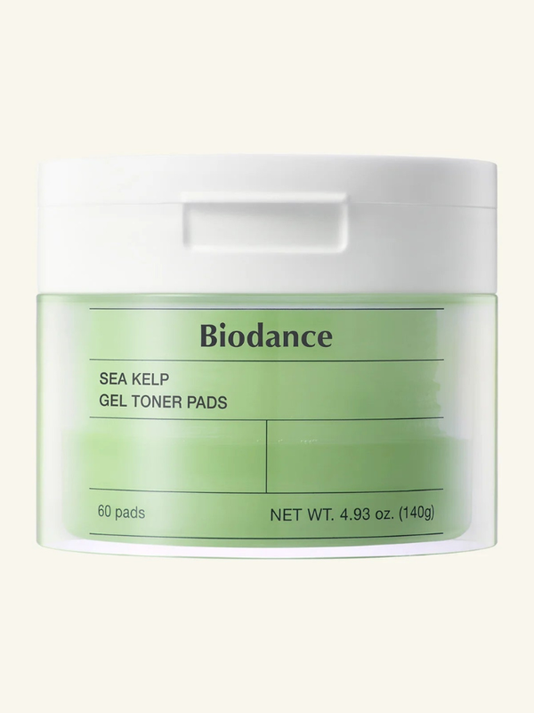 Purify pores and control oil with Biodance Sea Kelp Gel Toner Pads. Saturated with 100,000ppm Horsetail Kelp Water and Deep Sea Water to clear blackheads and reduce shine.