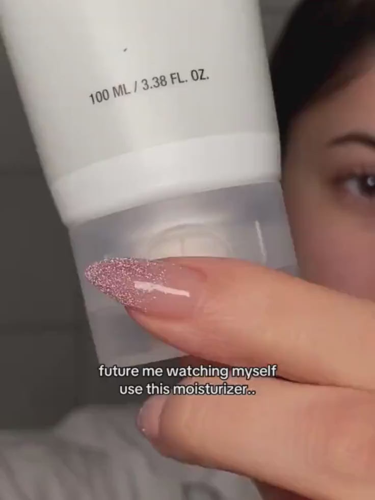 Video demonstration of the ANUA 3-Ceramide Panthenol Cream's thick yet fast-absorbing texture being blended for instant moisture.