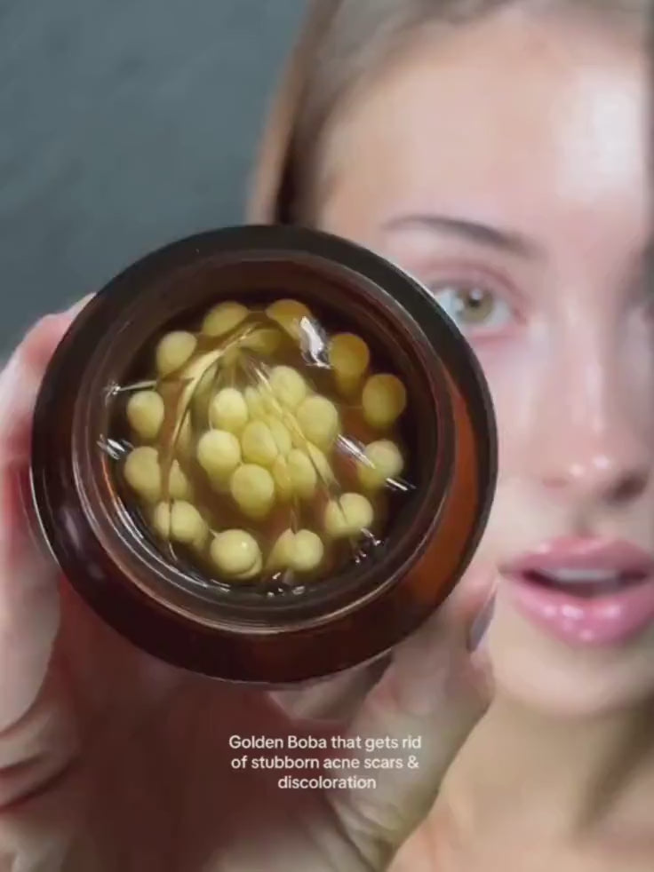 Medicube Deep Vita C Capsule Cream - Demonstration video showcasing the dual-texture formula, application process, and visible results, emphasising brightening, hydration, and skin tone improvement for all skin types.