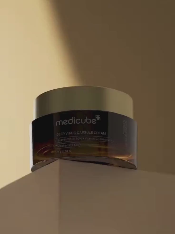 Medicube Deep Vita C Capsule Cream - Demonstration video showcasing the dual-texture formula, application process, and visible results, emphasising brightening, hydration, and skin tone improvement for all skin types.